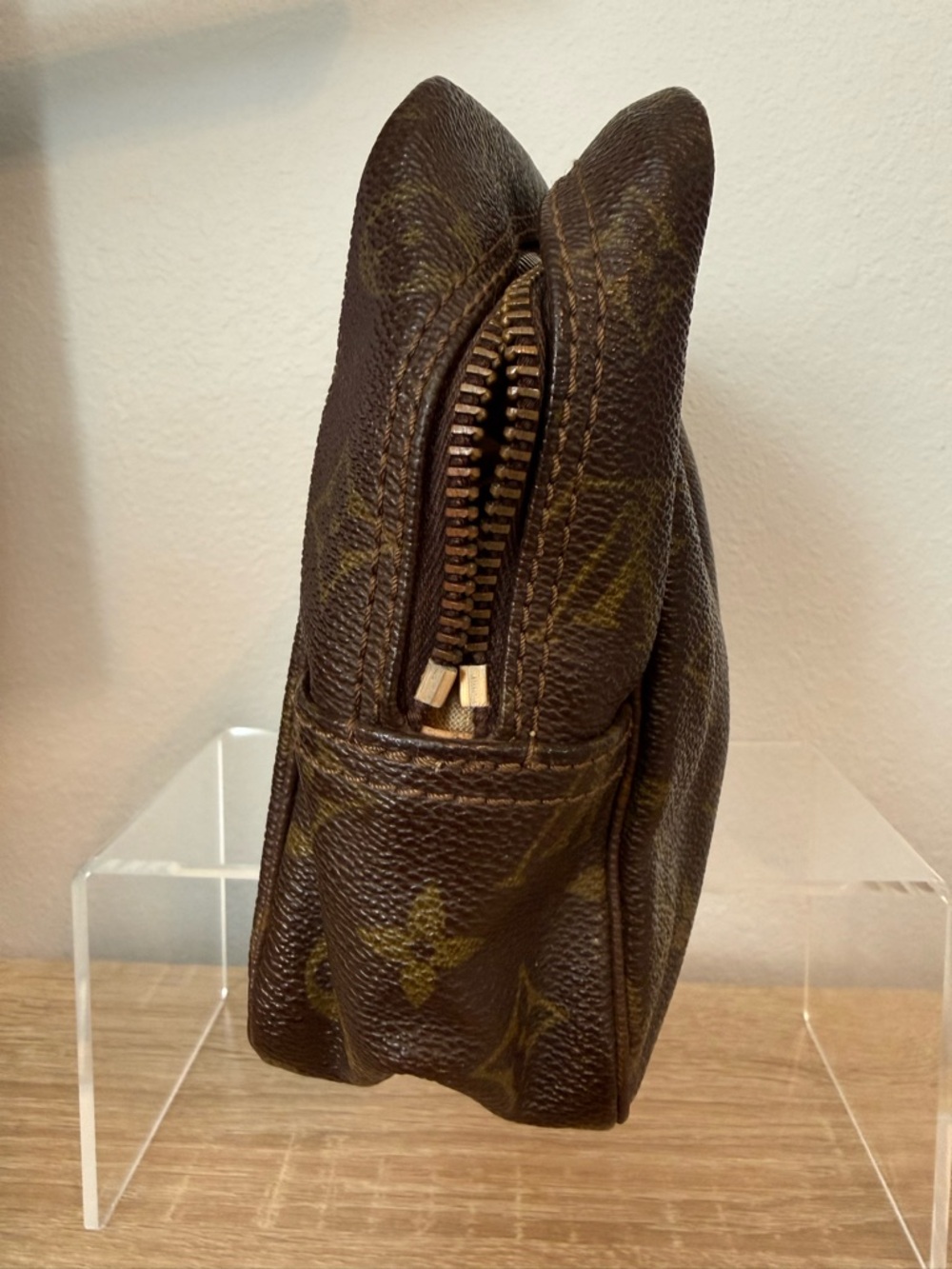 Louis Vuitton Monogram Trousse 28 toilette - Picture 4 of 12